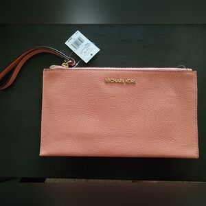 NWT Michael Kors Peach Jet Set Wristlet Clutch
